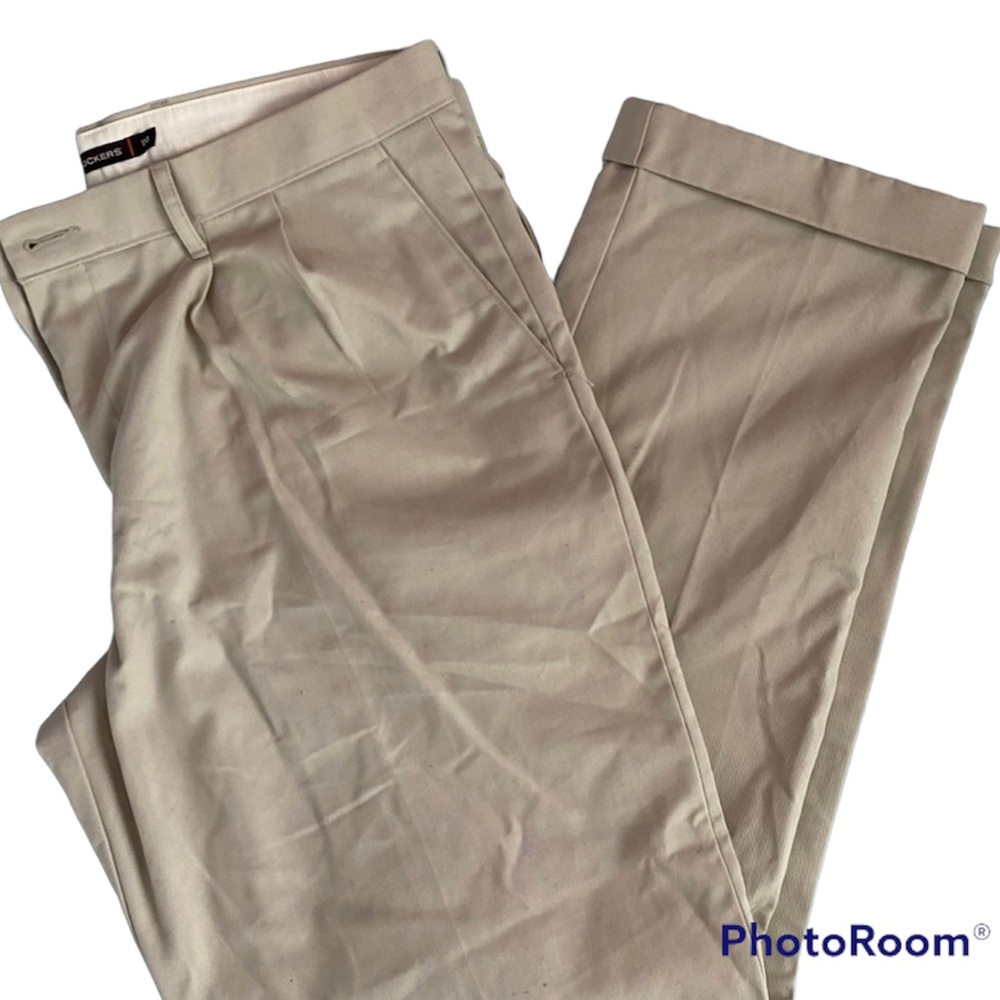 Men’s 36X32 Dockers khaki pants
